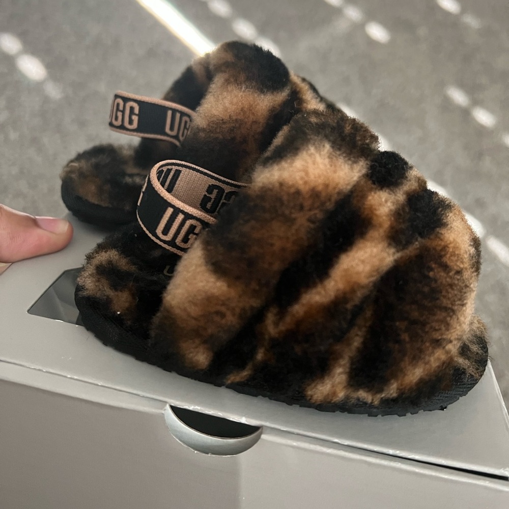 Baby Ugg Fluff Yeah Slides!